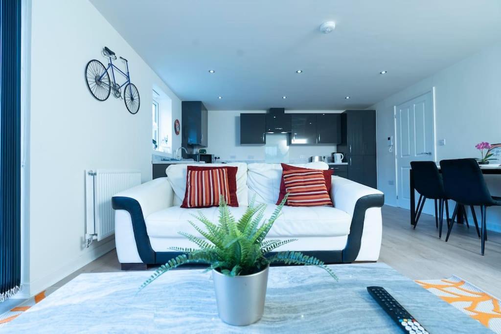 Luxury Ground Floor 2 Bedroom Apartment Free Wifi & Parking Шефилд Екстериор снимка
