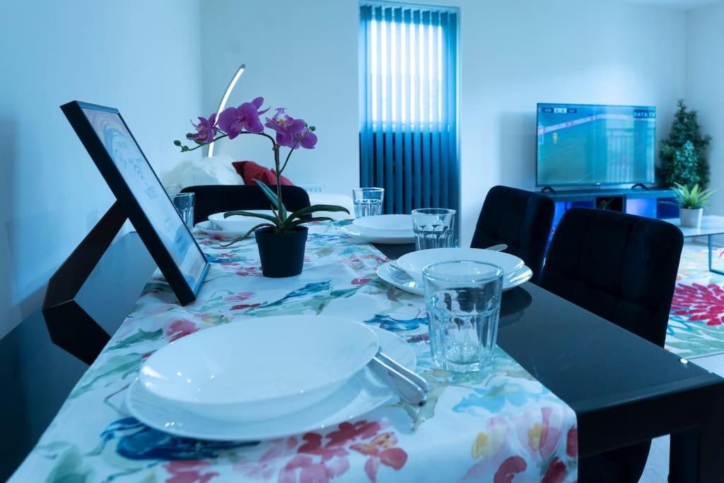 Luxury Ground Floor 2 Bedroom Apartment Free Wifi & Parking Шефилд Екстериор снимка