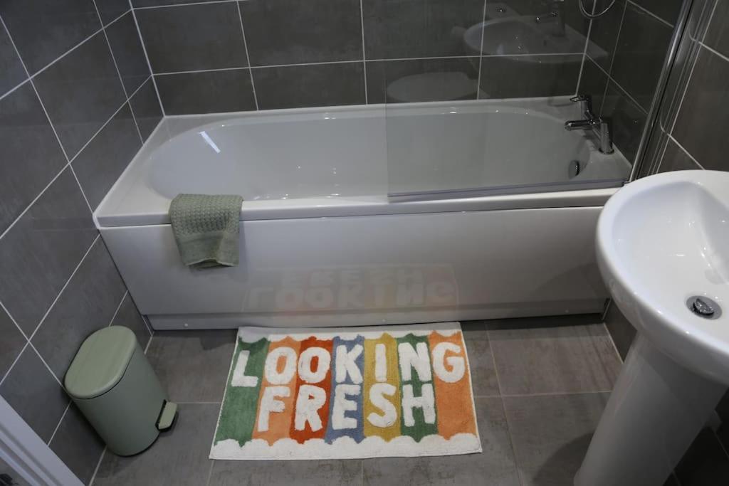 Luxury Ground Floor 2 Bedroom Apartment Free Wifi & Parking Шефилд Екстериор снимка